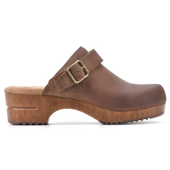 White Mountain Shoes - NIB White Mountain Being style clog in brown suede size 9.5 boho